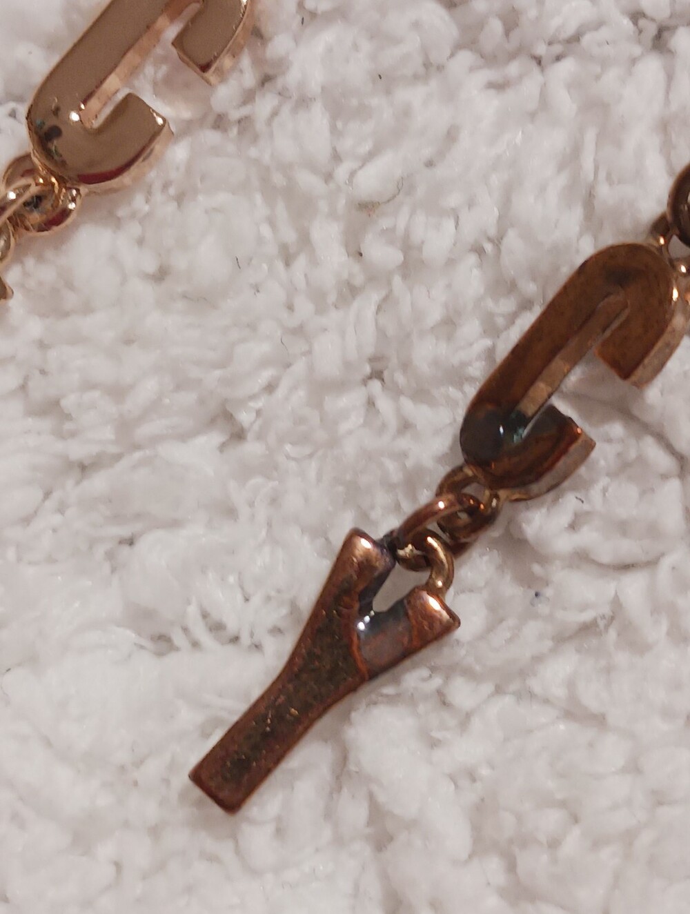 Daivd Yurman Drawstring Pouch & JUICY Couture Dangle Earrings - Picture 9 of 12